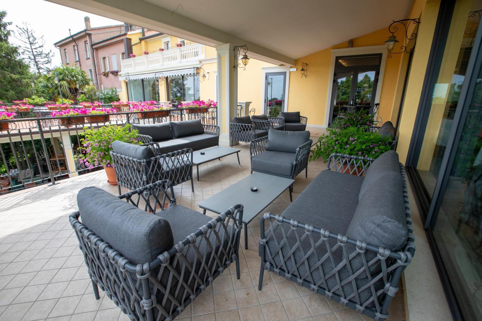 Albergo Cane Dozza Exteriér fotografie