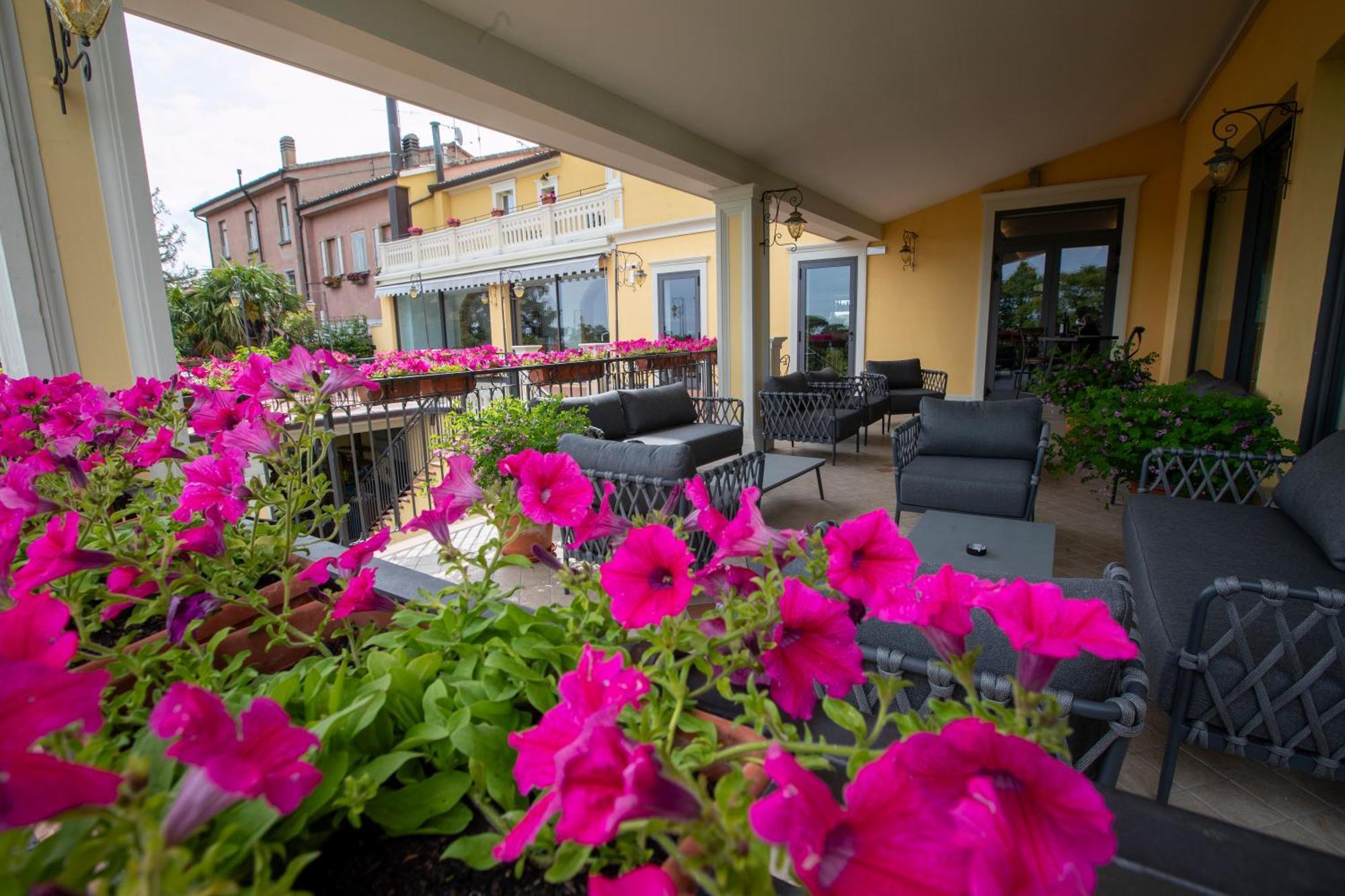 Albergo Cane Dozza Exteriér fotografie
